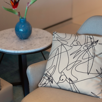 Coussin motif minimaliste moderne argenté Silver Avia